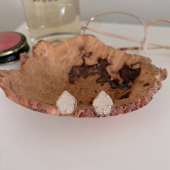 Kendra Scott Tessa Gold Stud Earrings in Iridescent Drusy (sold on site for $85) - Picture 3 of 7